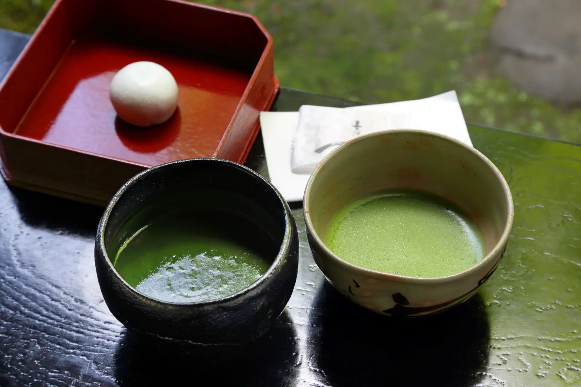 薄茶以外にも、濃茶とのセットや煎茶なども用意されている