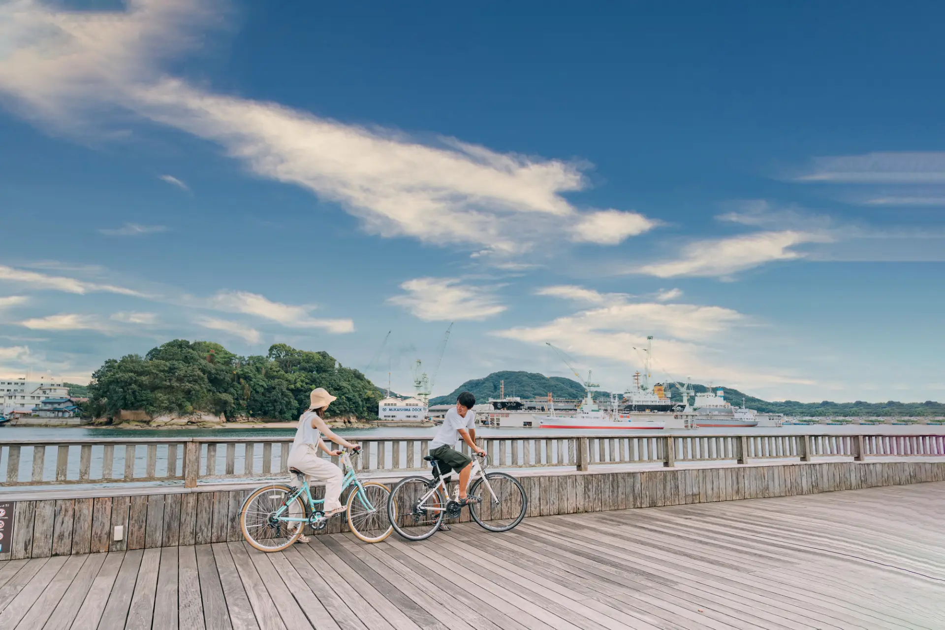 海沿いの景色を眺めながら楽しむ、しまなみ海道エリアのサイクリング
