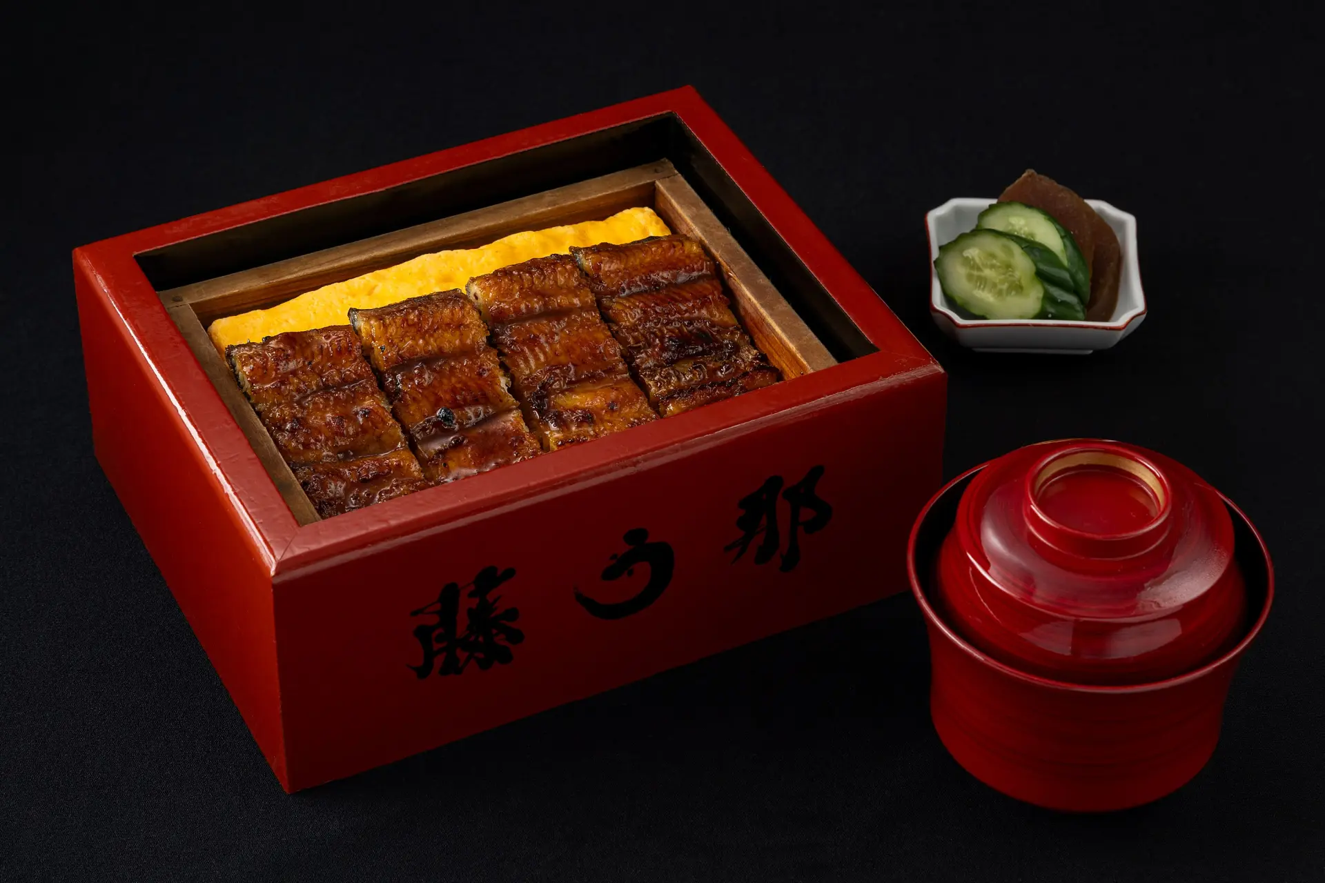 本店の人気メニュー「うなぎせいろ蒸し」