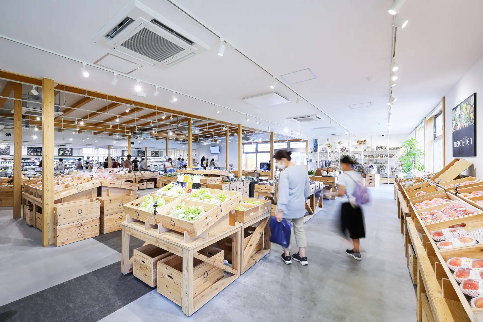 地元の野菜や加工品が並ぶ「マルシェ リアン」