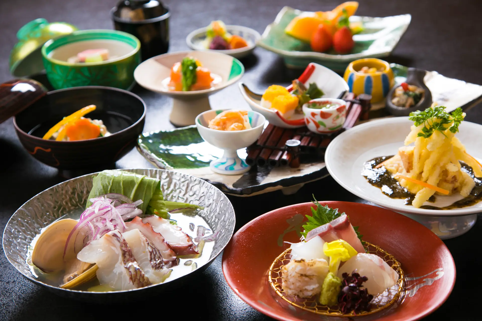 繊細な和食の魅力を美しい景色とともに堪能できる