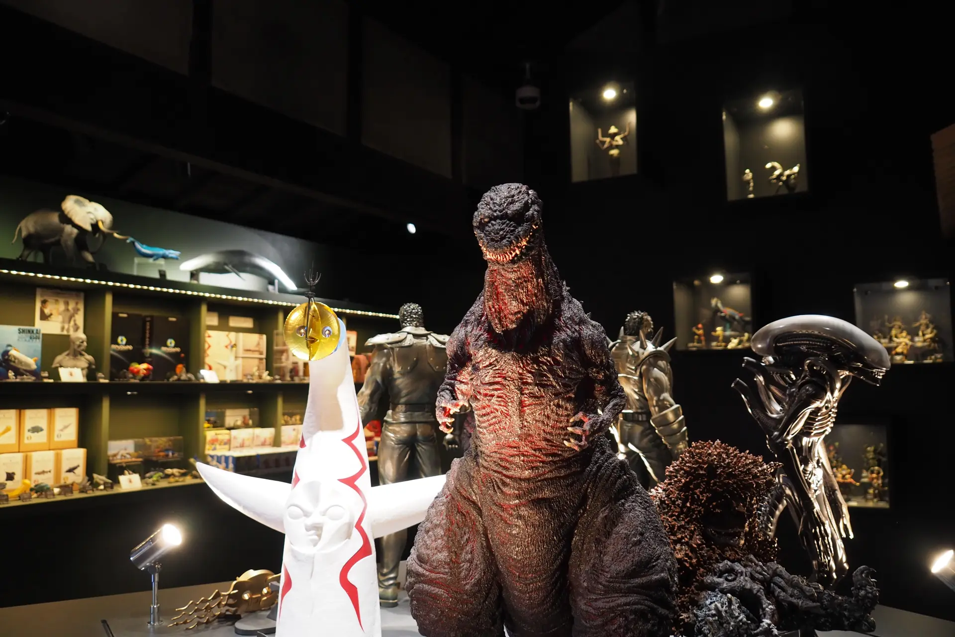 精巧なフィギュアの世界が広がる「海洋堂ギャラリー」