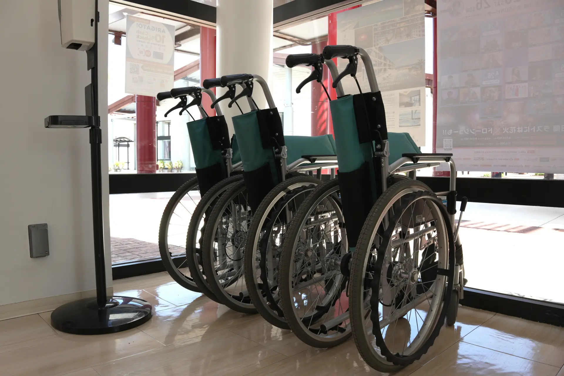 車椅子やベビーカーの無料貸し出しも
