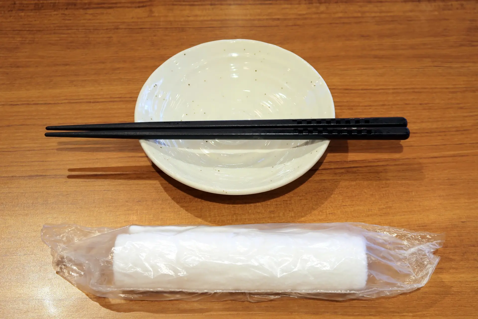 おしぼりは飲食店・ホテルを中心に世界で広まりつつある
