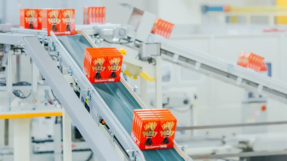 ポッキーの製造工程を見学できる
