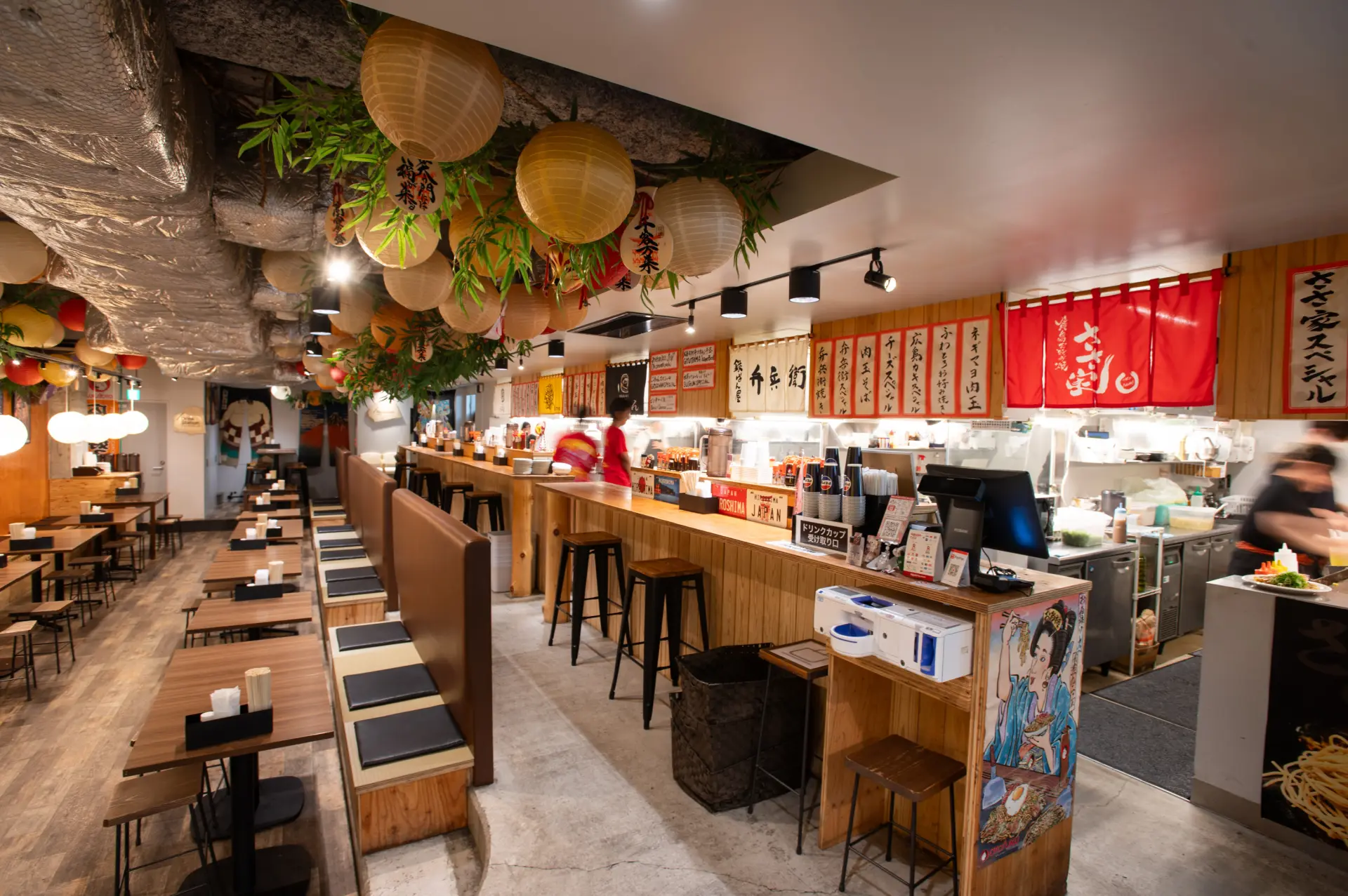 Most staff members are reportedly able to assist visitors in English.