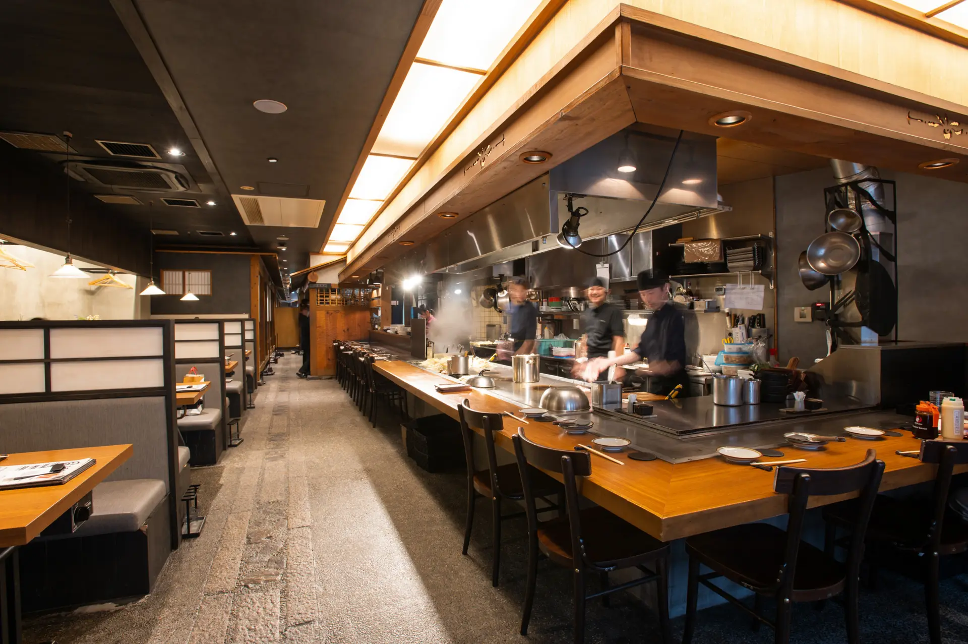 Japanese-style private rooms, table seating, and counter seating available