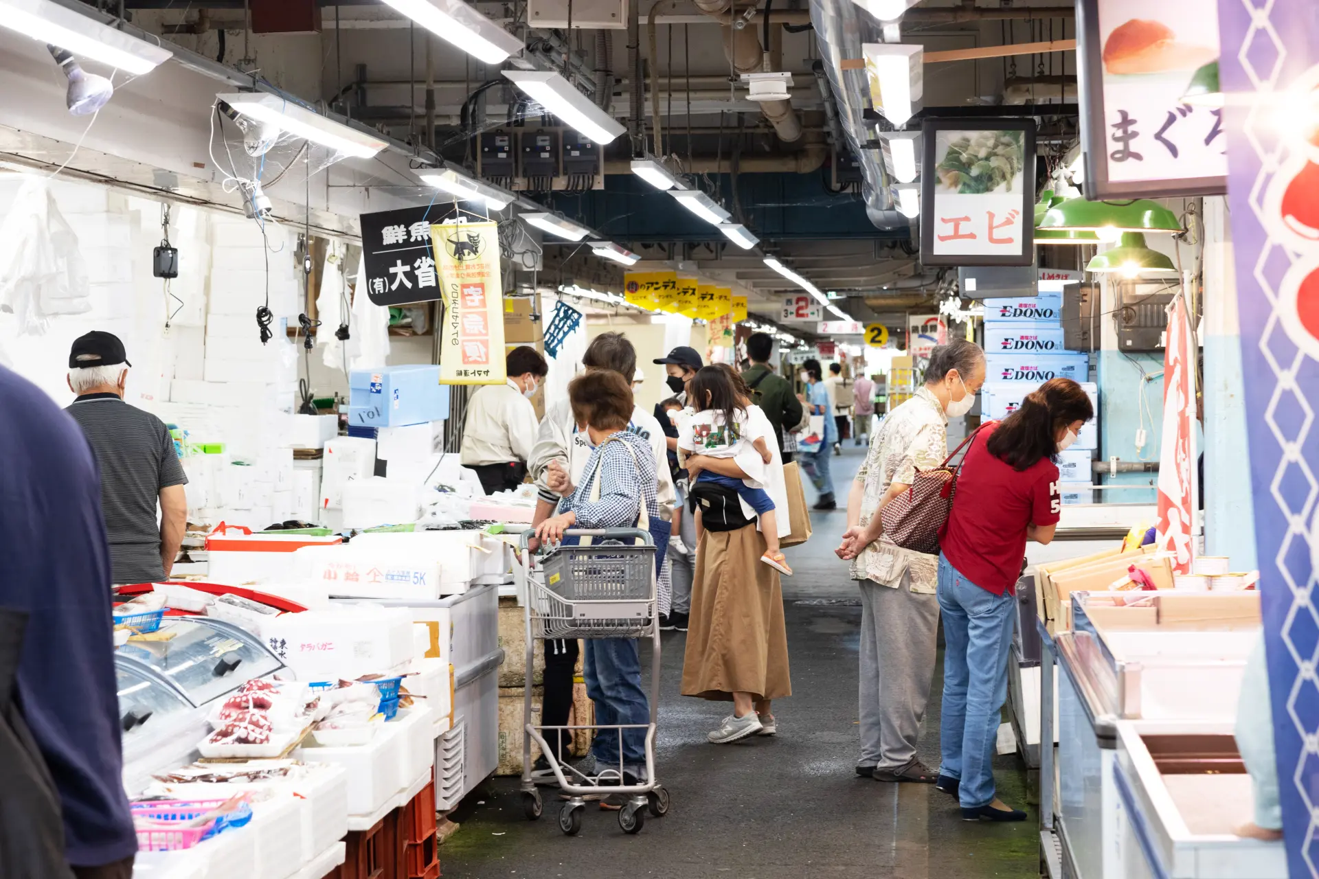 買い物も食事も楽しめる、府中の食を支える市場