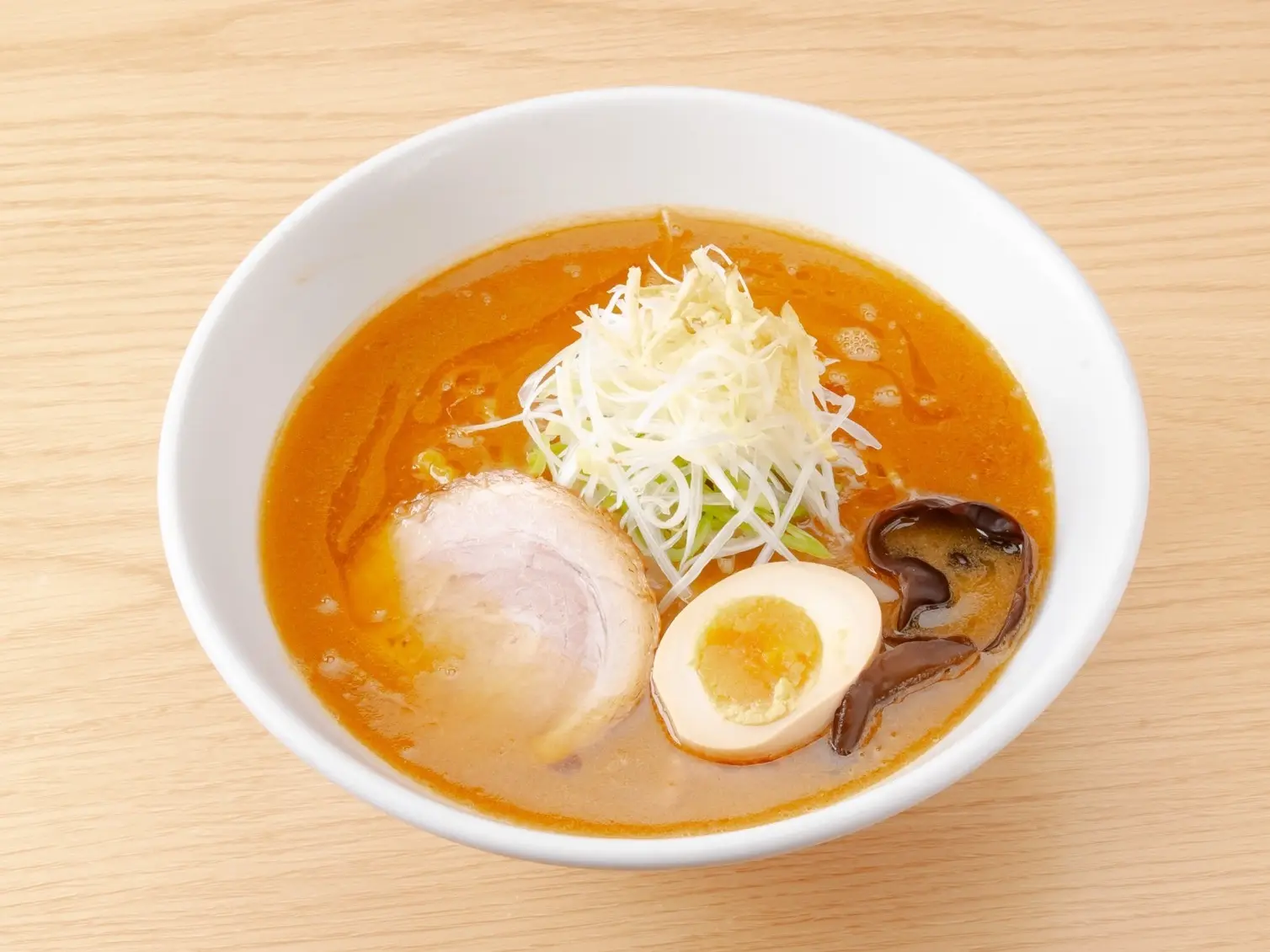 浓郁却清爽不腻的「浓厚味噌拉面」