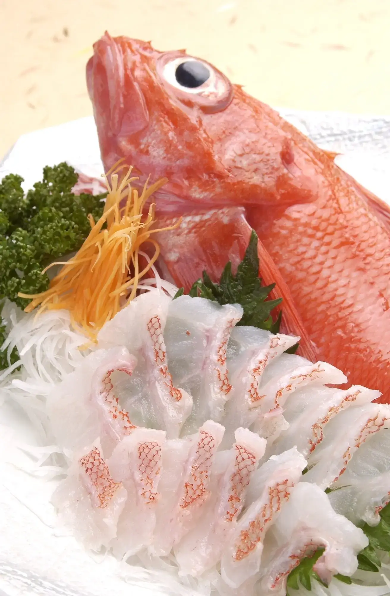 享用北海道鮮度絕倫的海鮮「喜知次生魚片」
