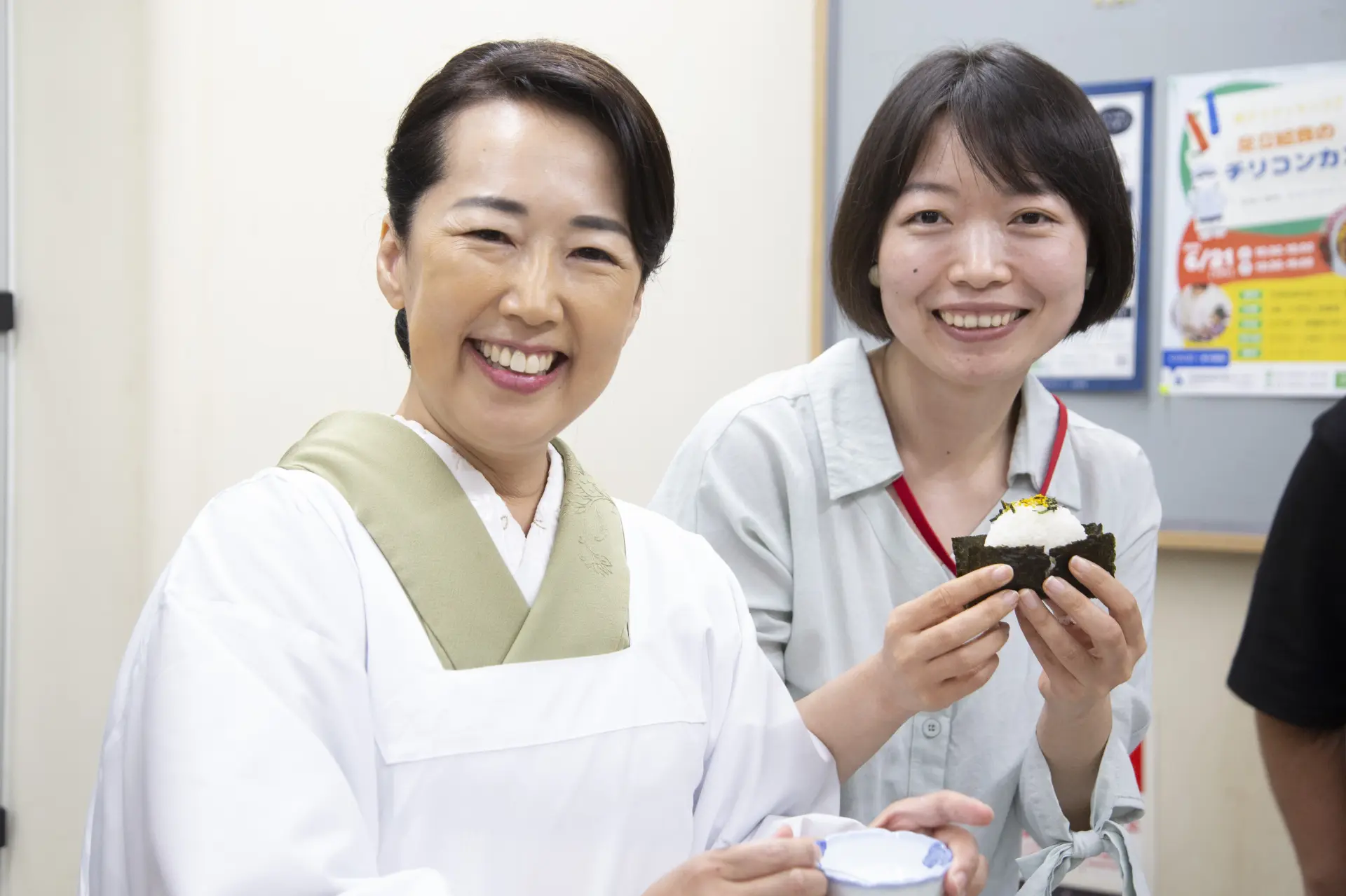 チキンと卵のおにぎりを作ったレイさん