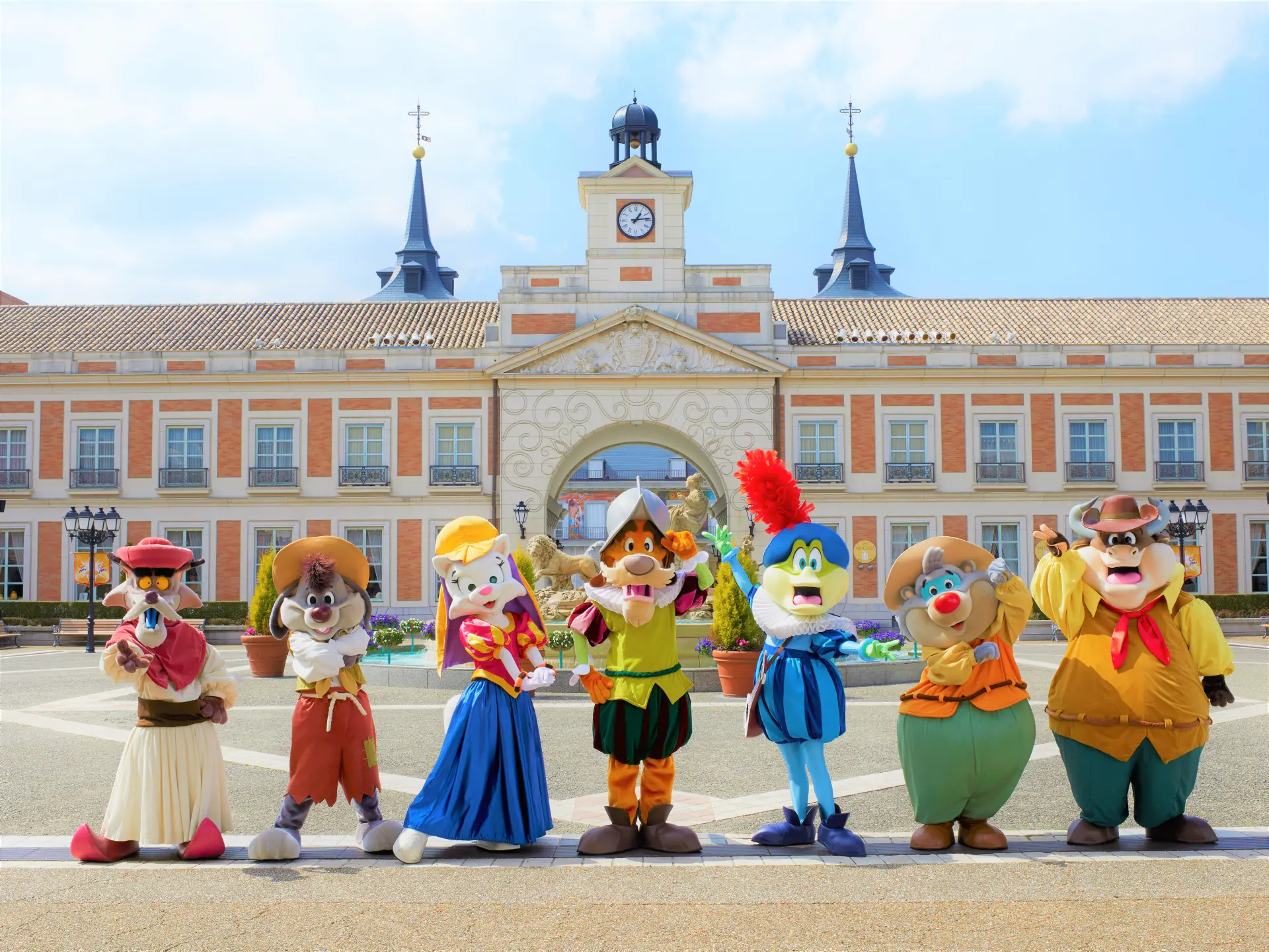 人気キャラクターたちが来園者をお出迎え