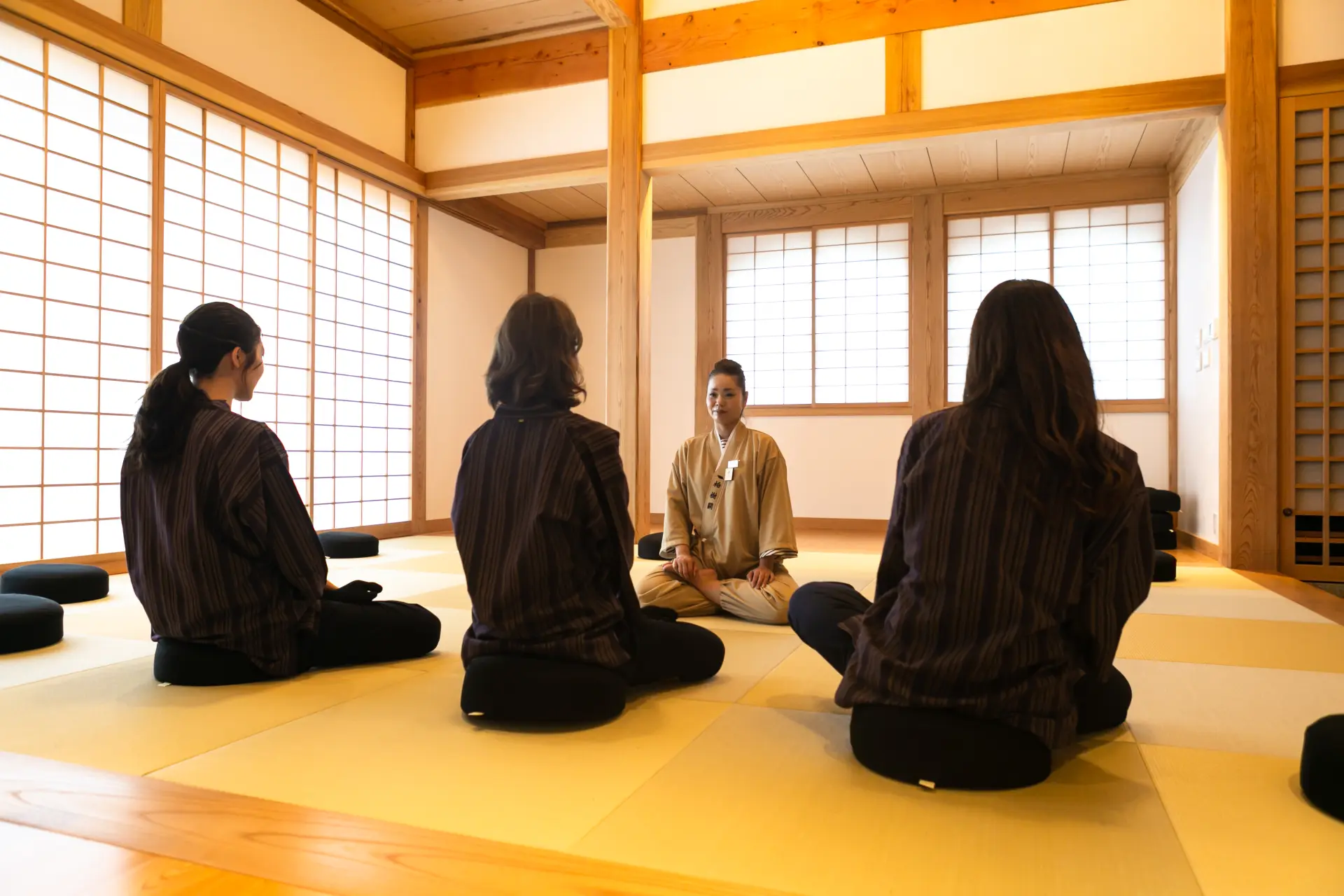 Combining the benefits of temple lodging and a ryokan, this inn is ideal for those seeking a deeper connection with Zen