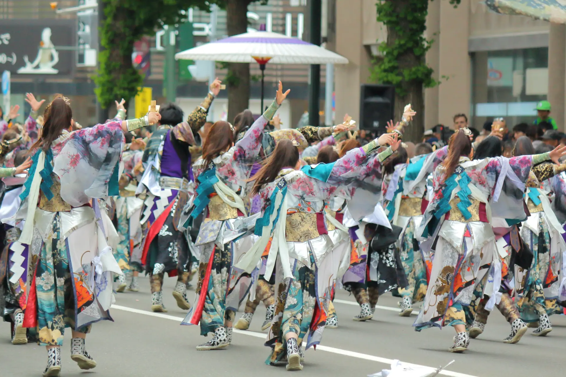 大通公園を中心に行われる初夏の一大イベント「YOSAKOIソーラン祭り」