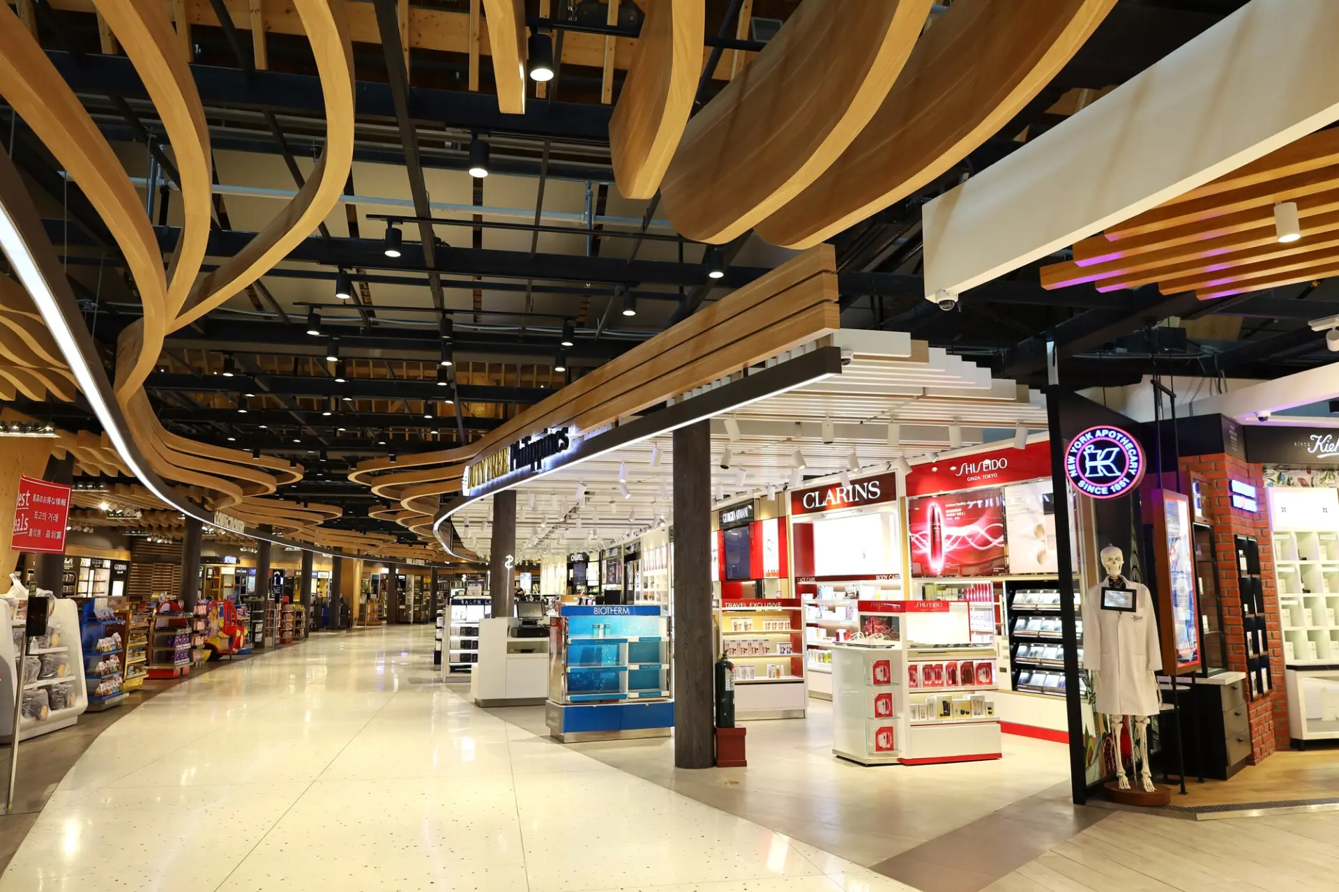 免税店ごとに返金の対応が異なるので複数の場所で買い物する際は気をつけよう