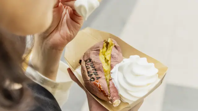 日本の焼き芋を北海道流に楽しむ！札幌「イモテリアジェラボ」の焼き芋＆生ソフト