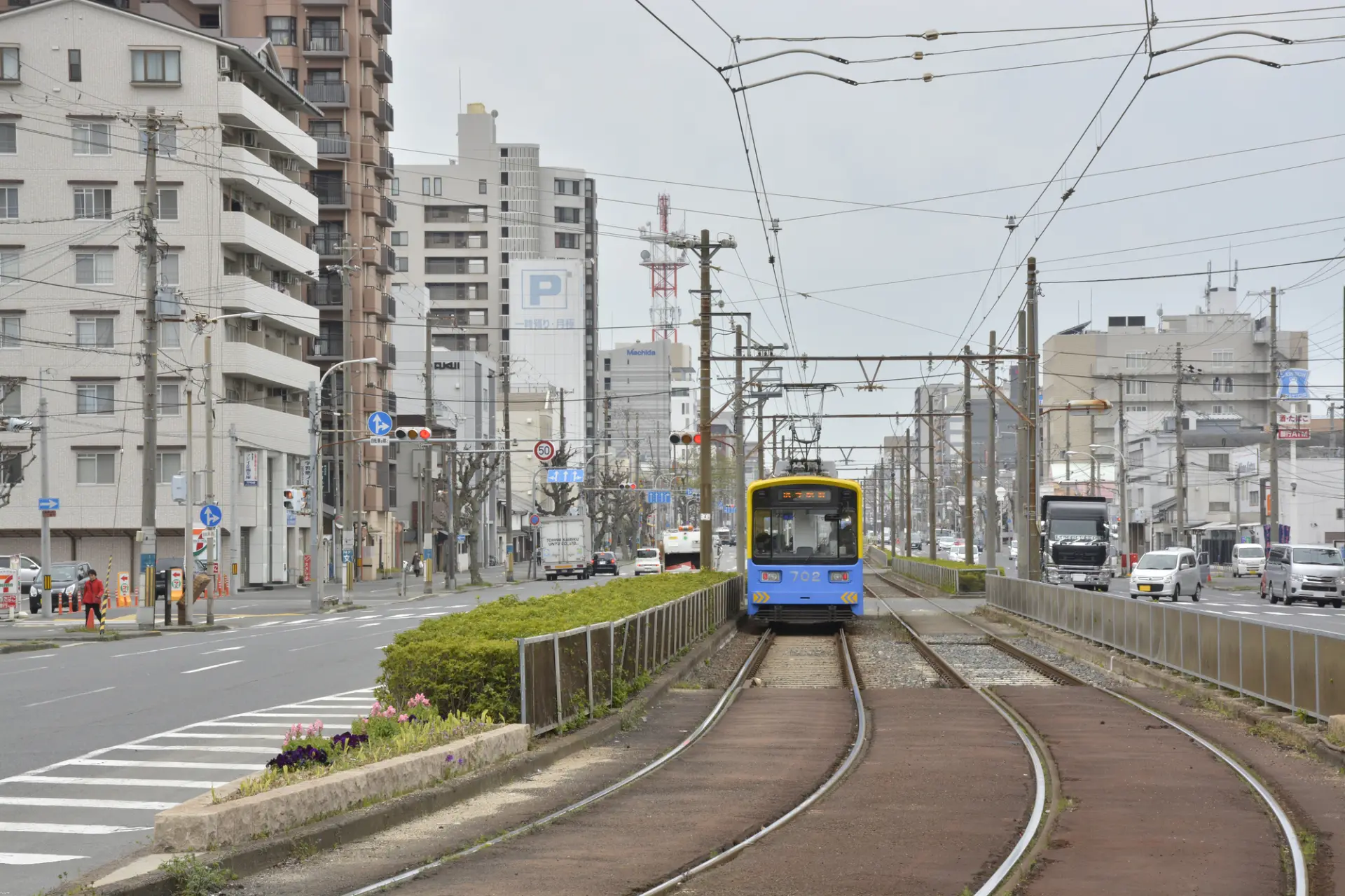 街なかを走る阪堺電車に乗って、堺の街をゆったり巡ってみよう
