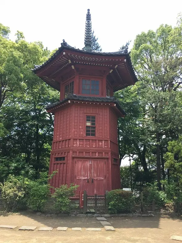 東洋の賢人を祀る六賢台は公園のシンボル