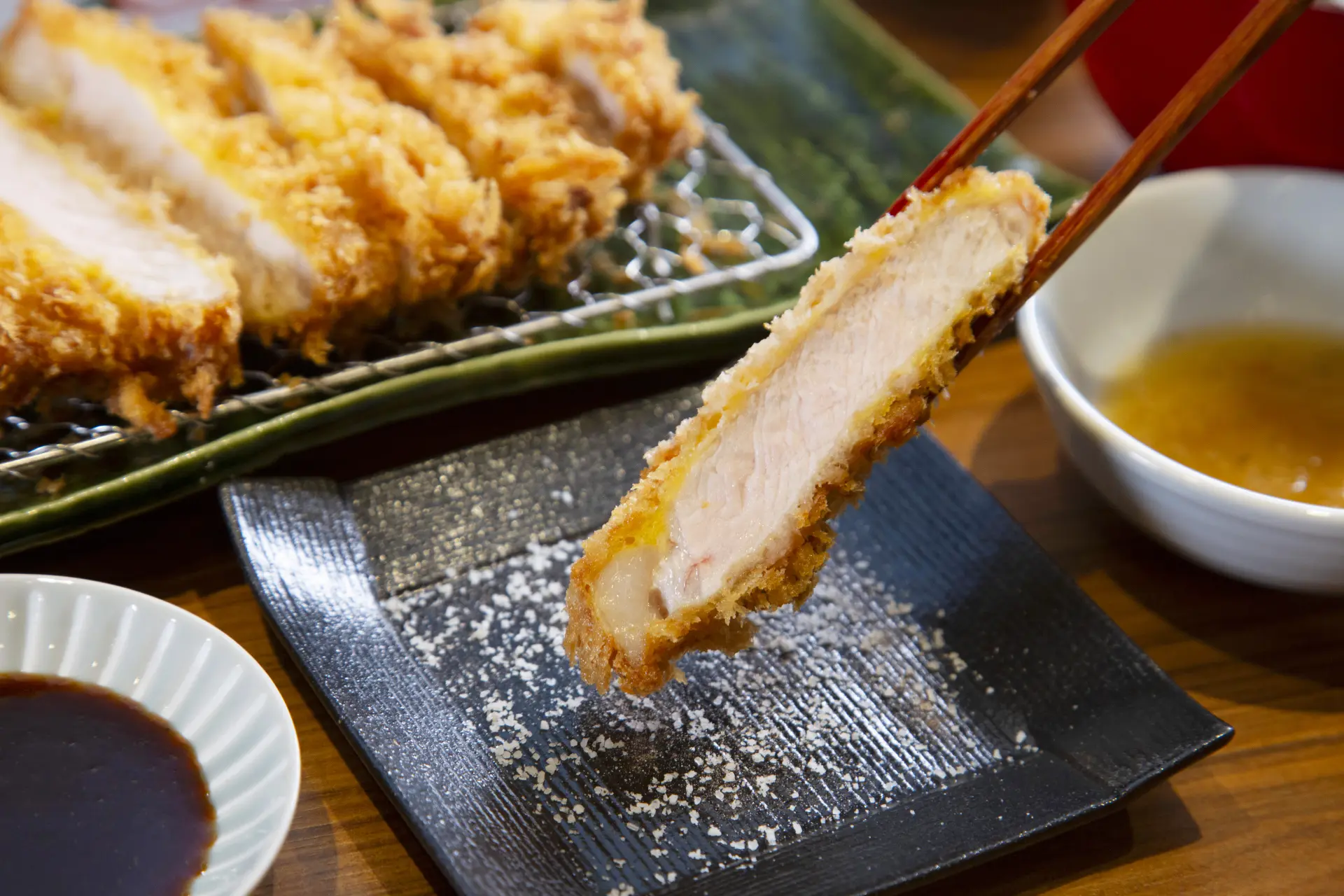 まずはトリュフ塩をつけて味わうのがおすすめ