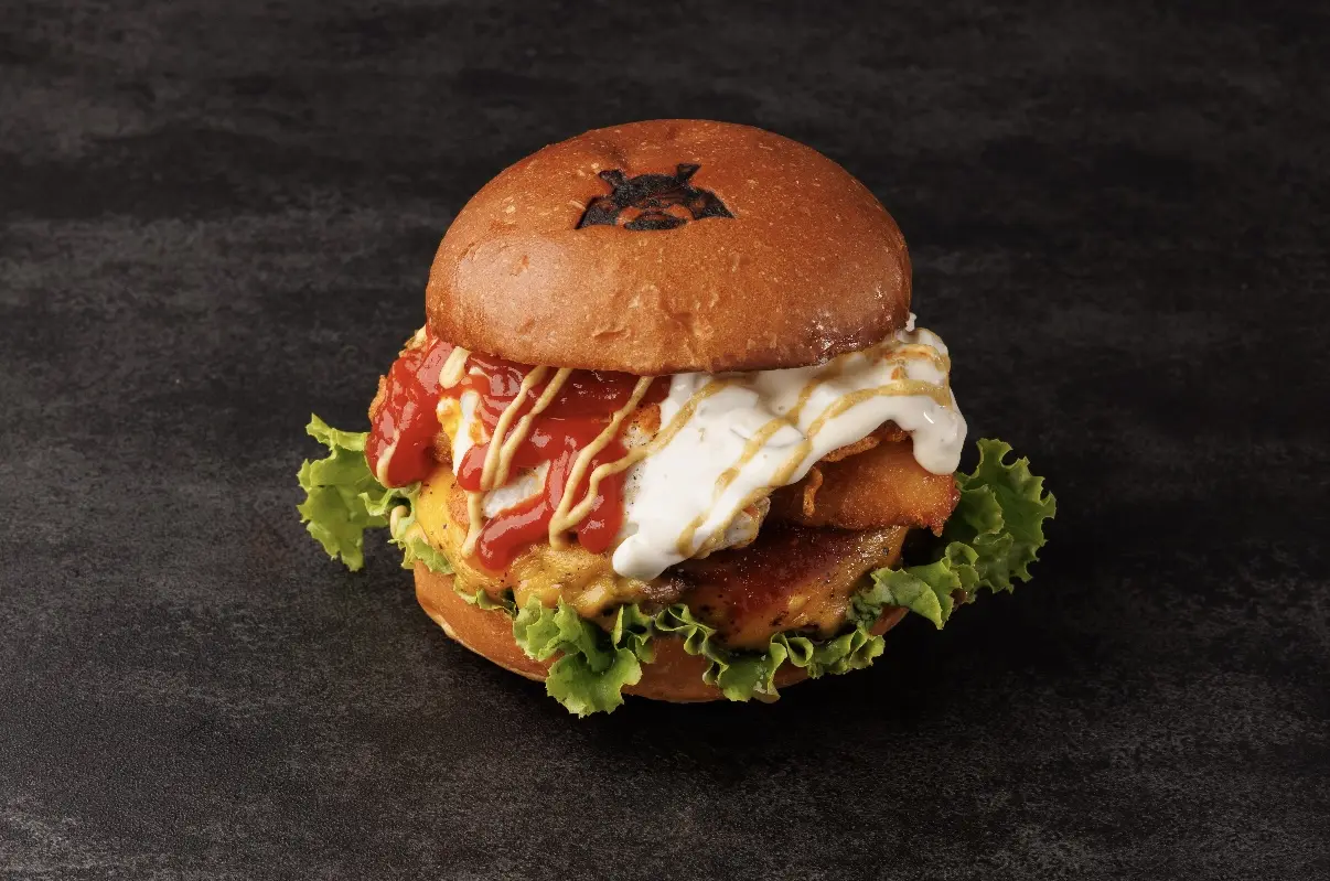 クロスゲート金沢店限定の「ハントンバーガー」