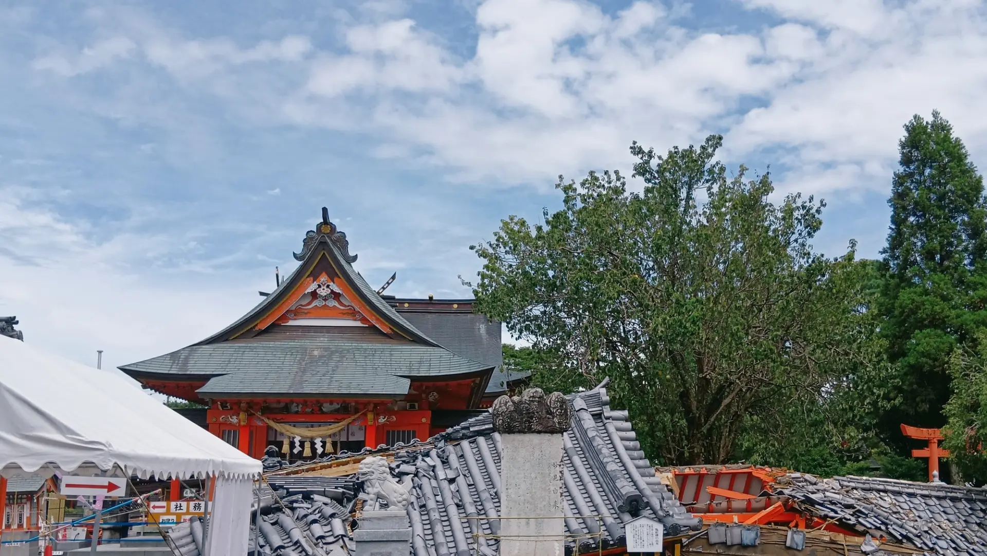 令和8年熊本地震により、八代神社では瓦屋根や建造物が倒壊した