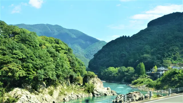 人吉観光で絶対に外せないスポット5選｜国宝・球磨川・温泉・グルメ