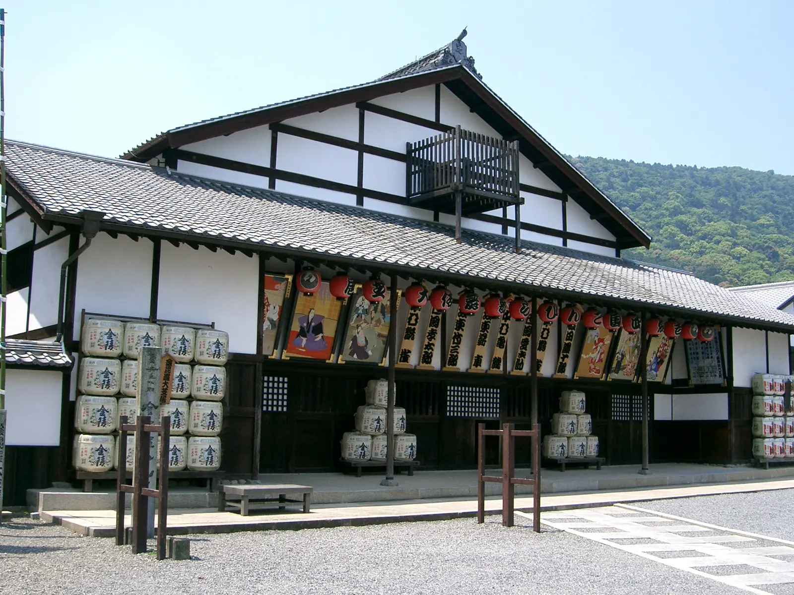 国の重要文化財に指定された、現存する日本最古の芝居小屋