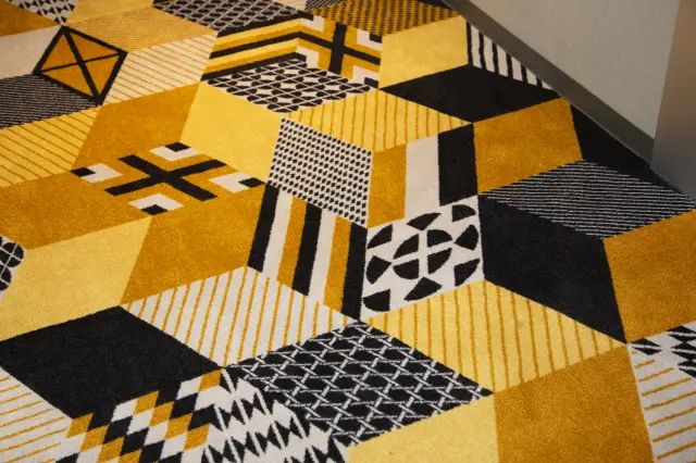 A floor design inspired by ginkgo leaves