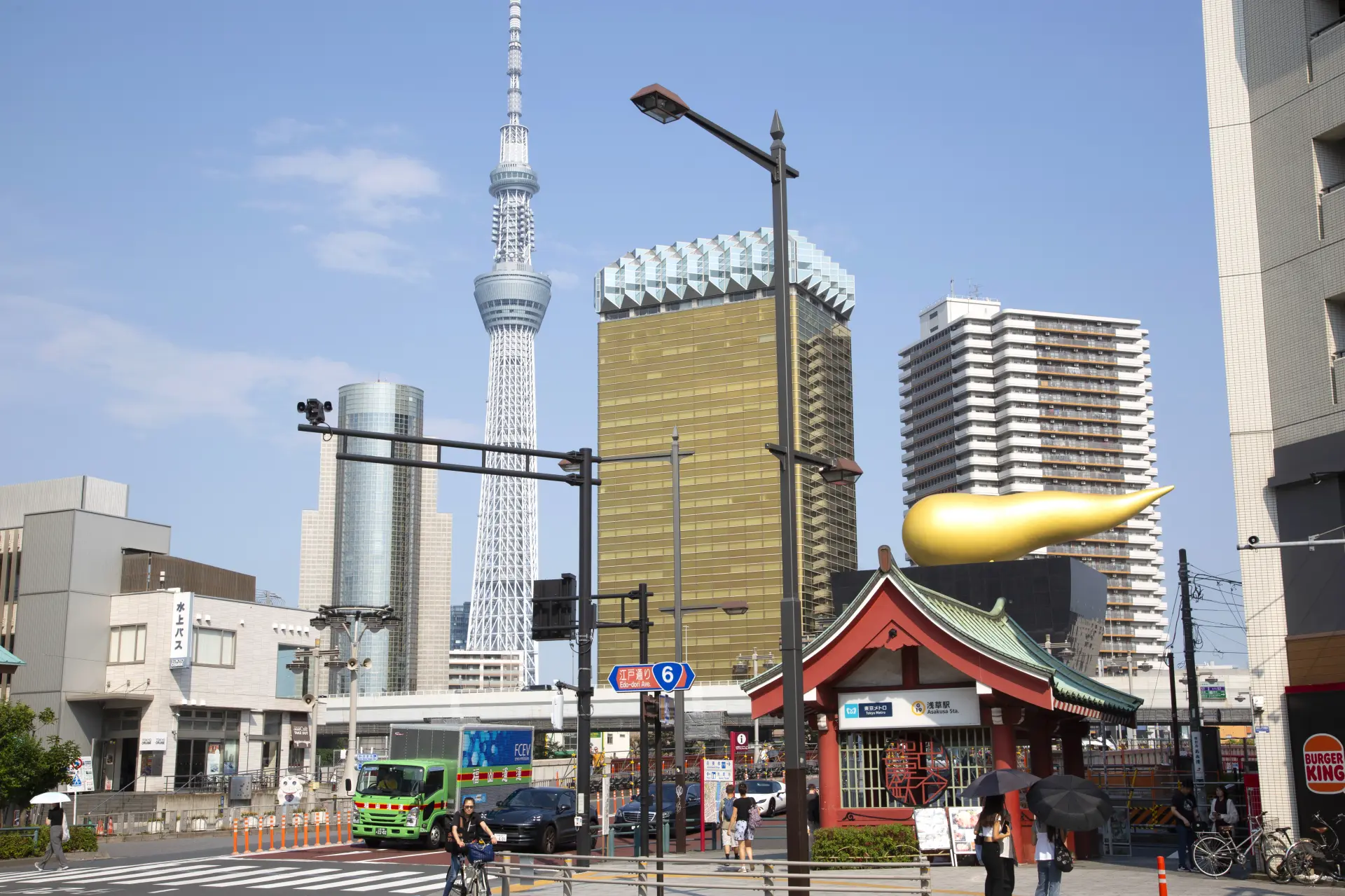 銀座線「浅草」駅からの景色