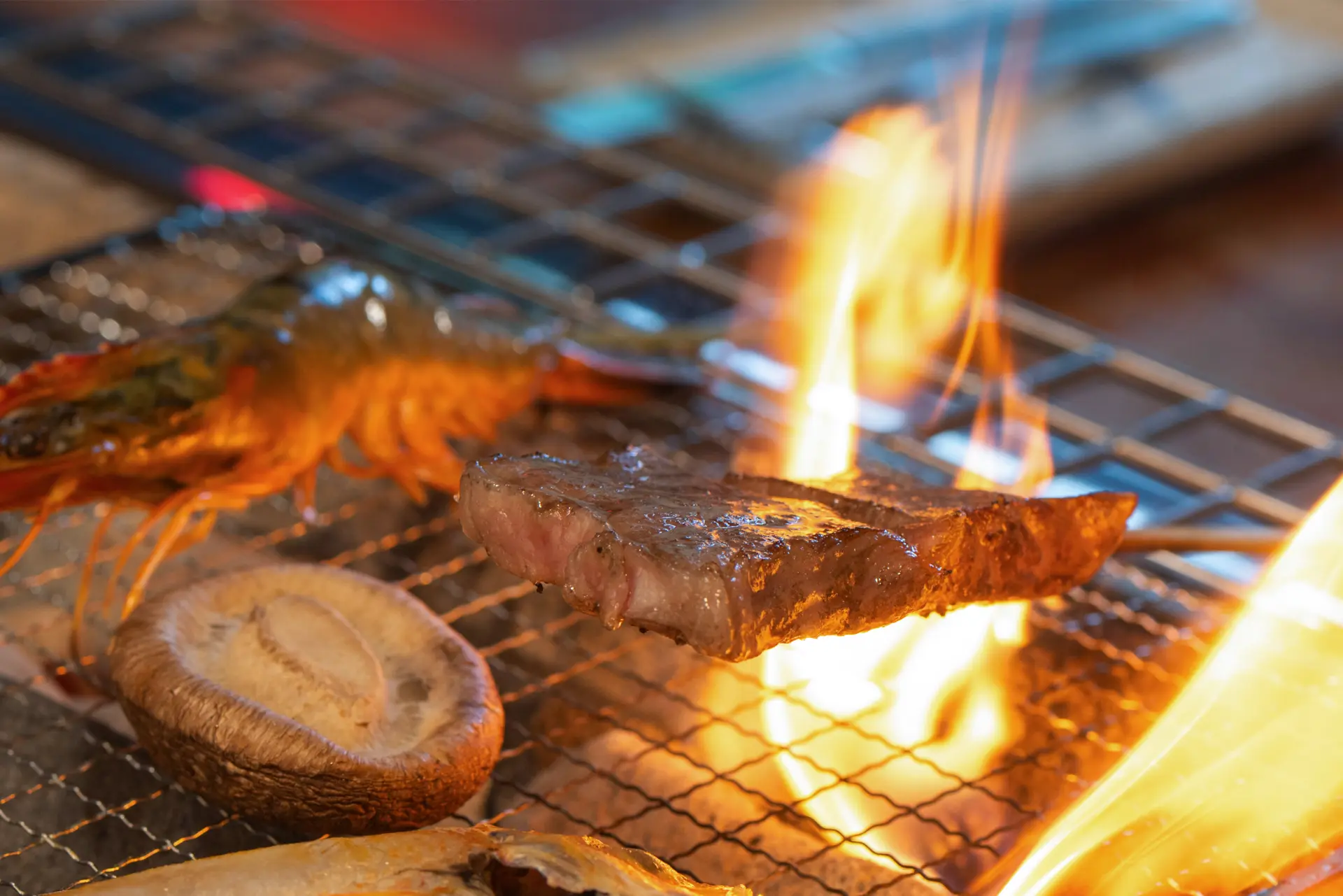 焼き上がると炭火の香りがより際立つ