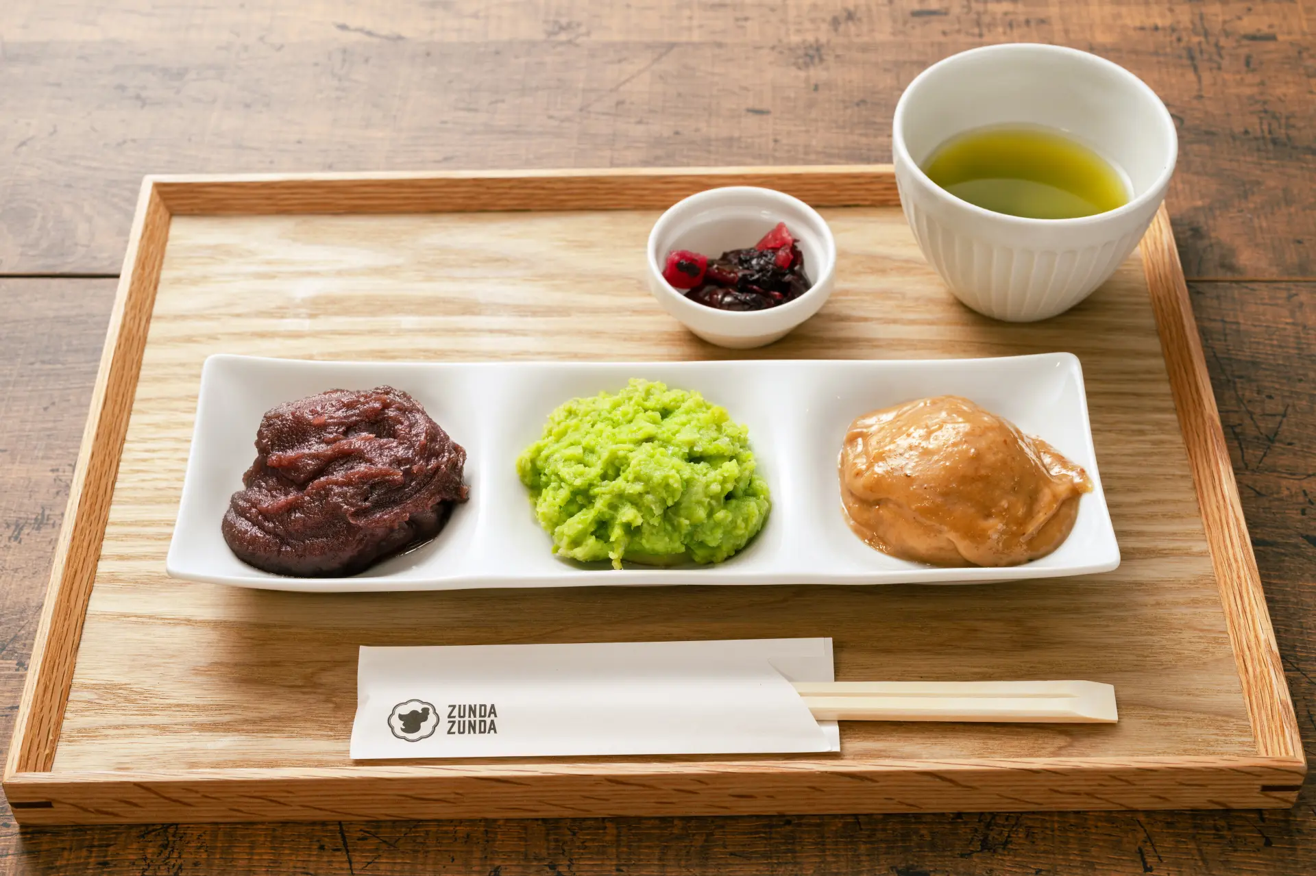 ずんだをはじめ、3種類の餅を一度に味わえる「三色餅セット」