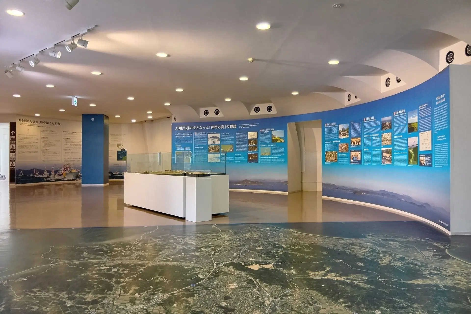展示立體透視模型與出土文物複製品，解說世界遺產的概要
