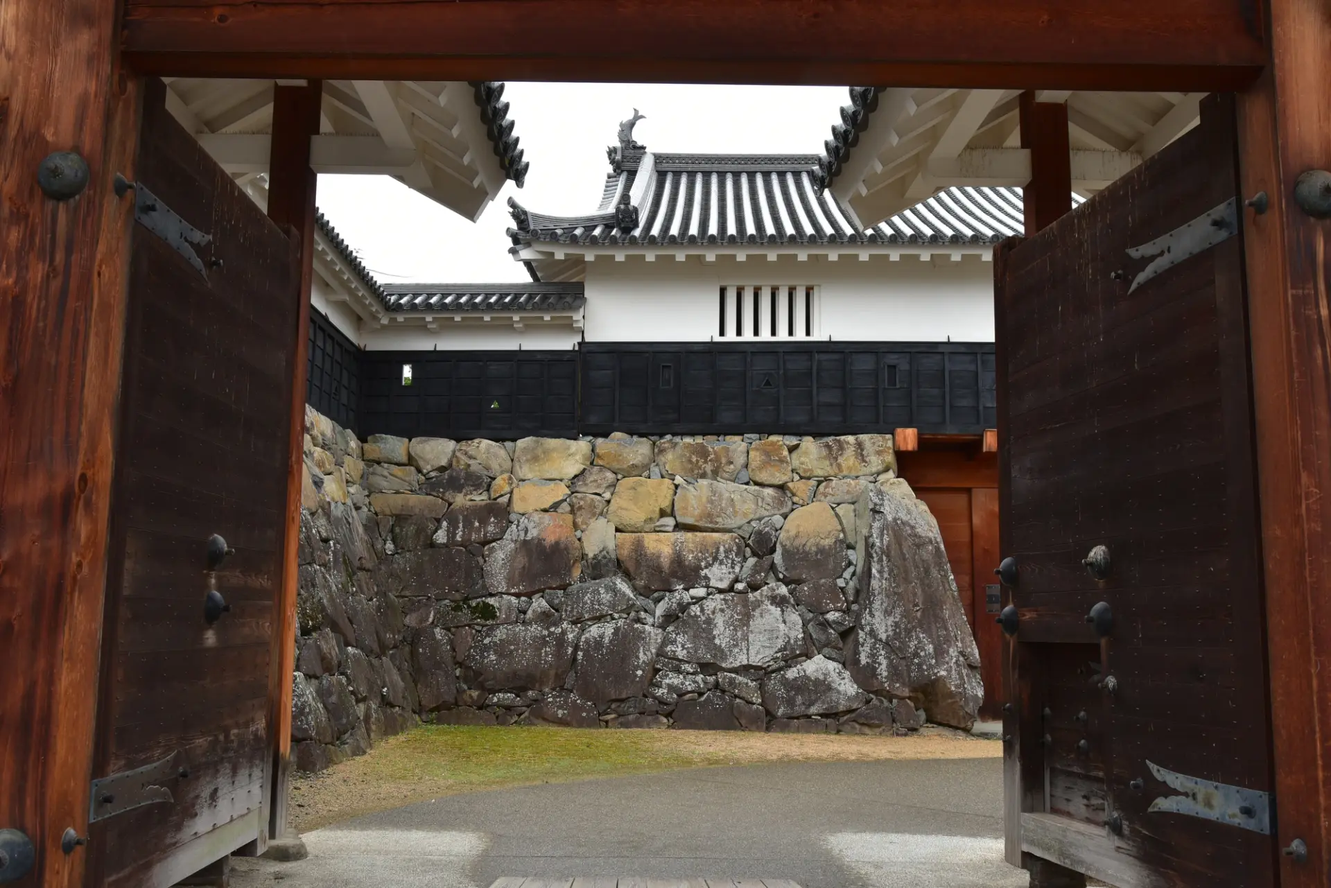 天守へ続く本丸への唯一の入口「黒門」