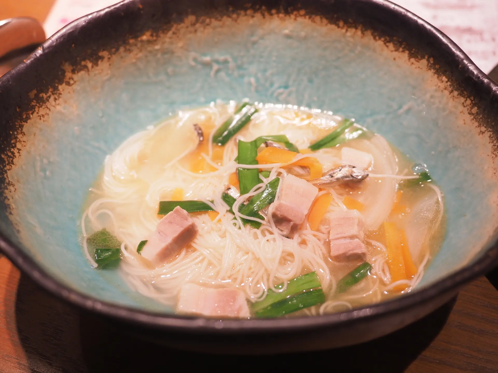 いりこのだしが香る、奄美の家庭料理「油ぞうめん」