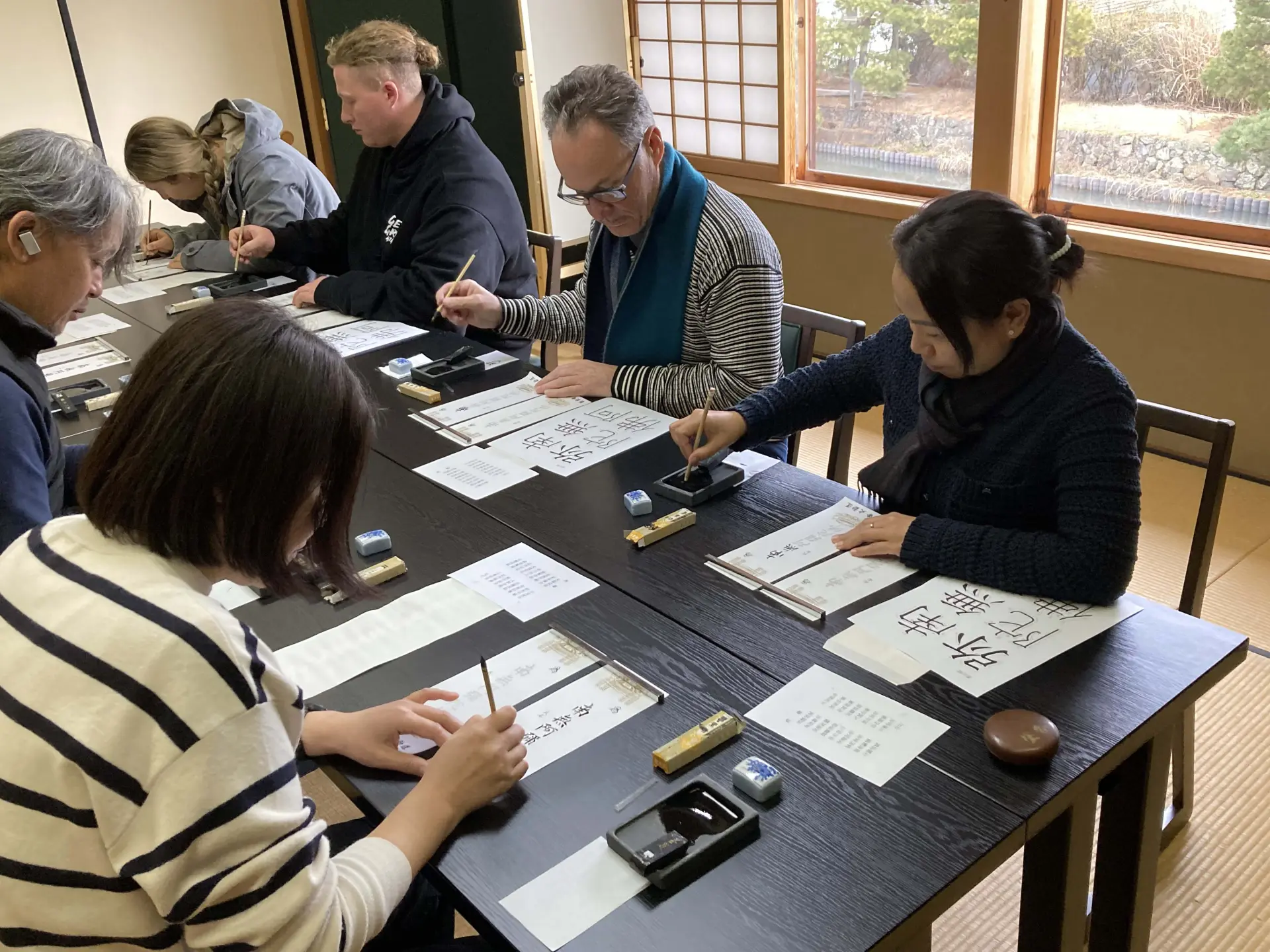 興味があれば、お経を一字一字書き写す「写経会」に参加しよう
