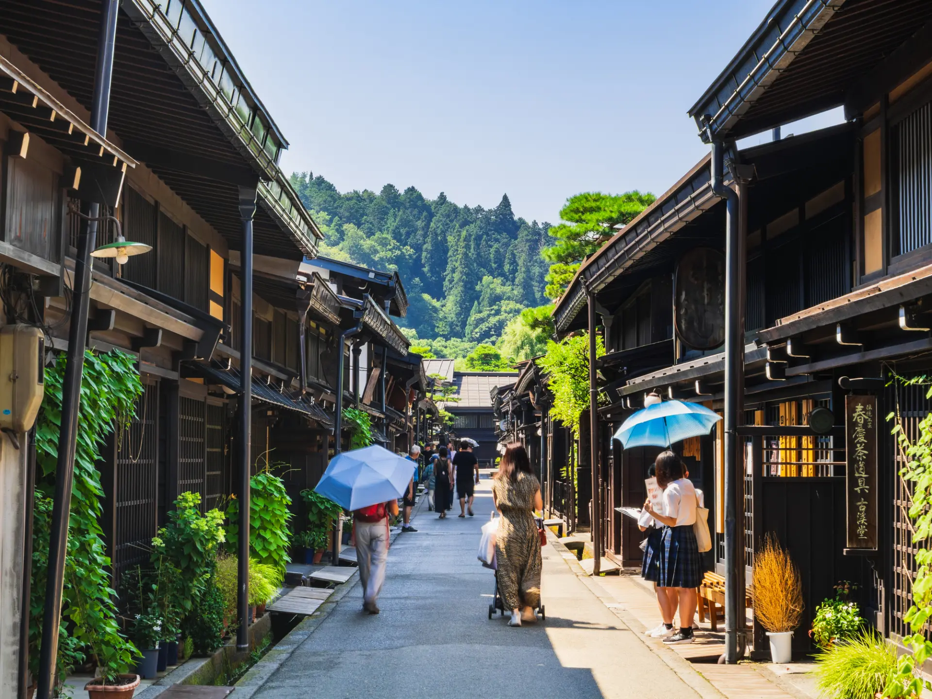 世界中からたくさんの観光客が足を運ぶ飛騨高山「古い町並」