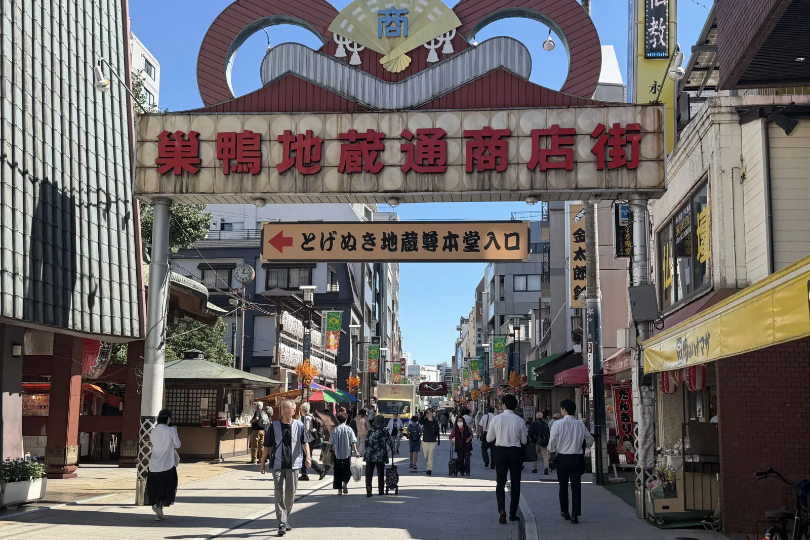 お昼どきは行列必至なので、食事をとるときは早めに店を決めること