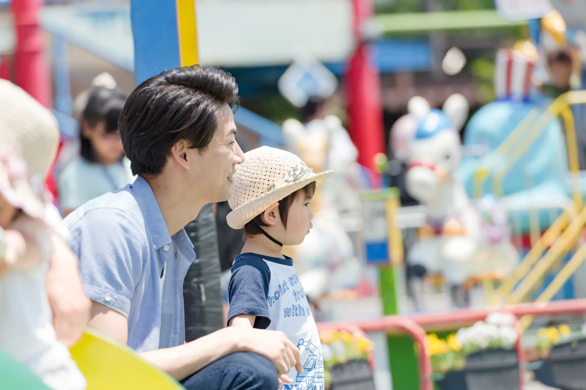屋外で思いきり遊んだあとは、屋内施設でゆったり学ぶ時間も