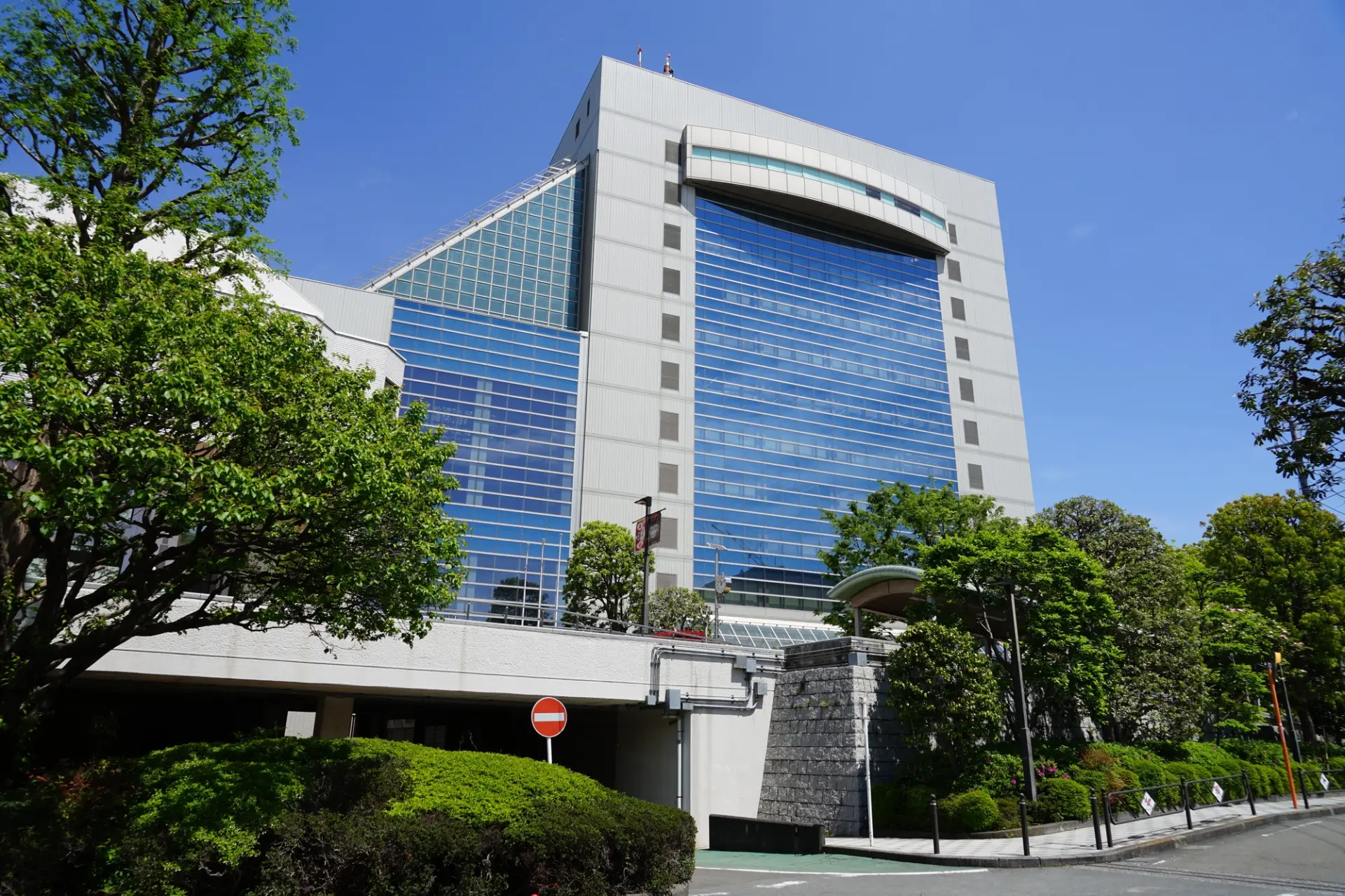 調布市文化会館たづくりの「映画資料室」は、映画関連の資料を豊富に備えている