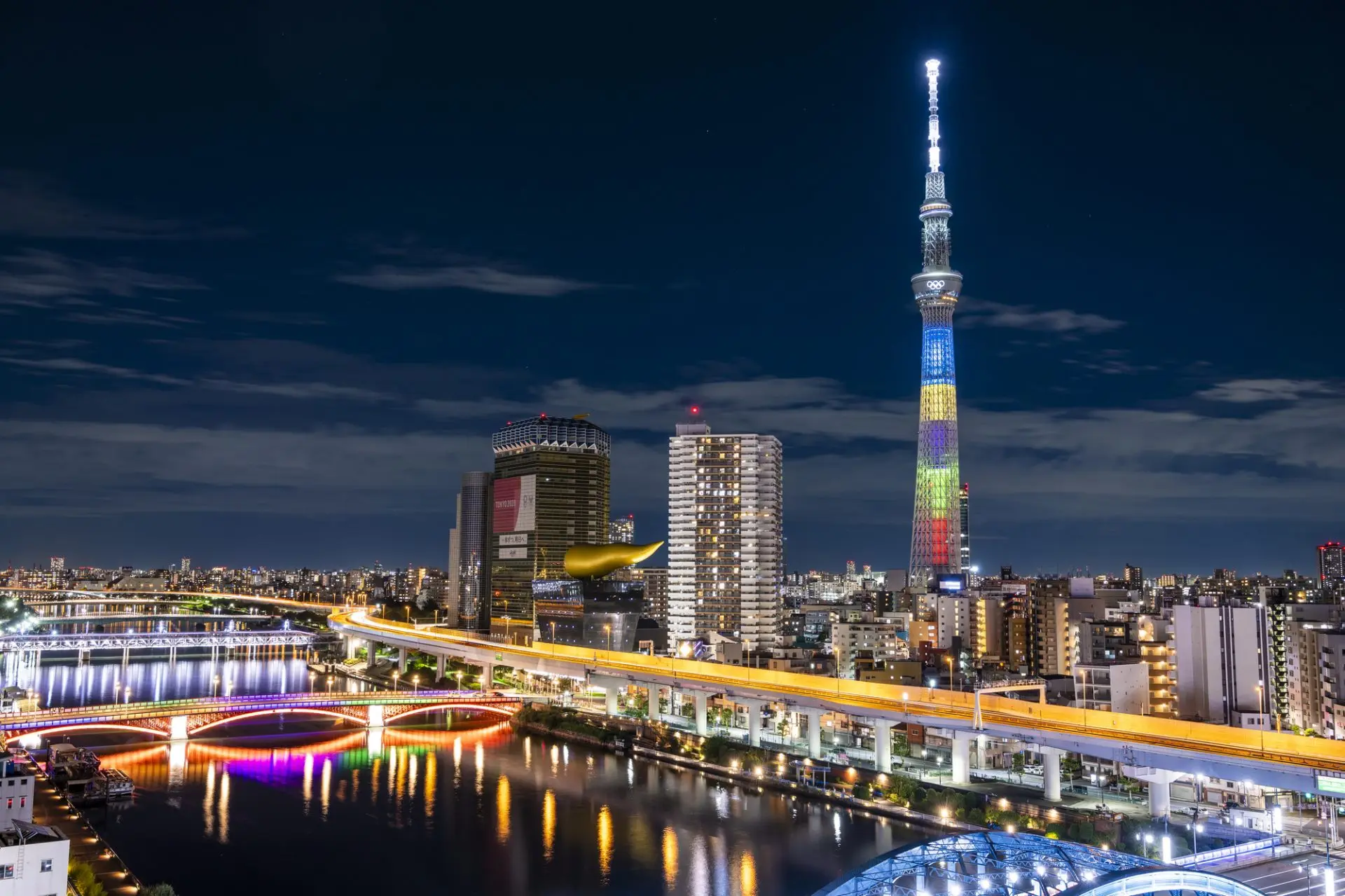 みーほ 東京スカイツリーピンバッジ他７点組 東京スカイツリー】9周年記念ピンバッジ 2021 - メルカリ