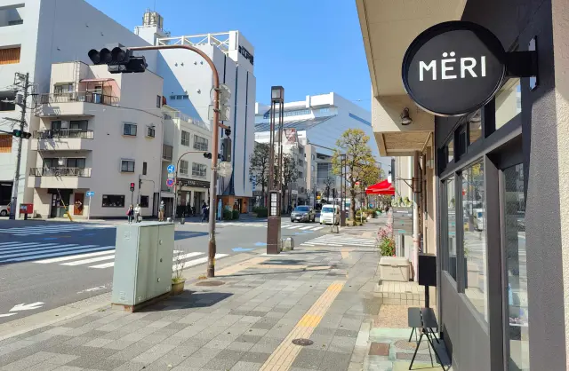 店舗は「江戸東京博物館」と「すみだ北斎美術館」のちょうど中間に位置する