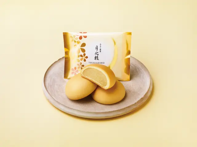 「牛奶饅頭 月化粧」包著細致高雅內餡