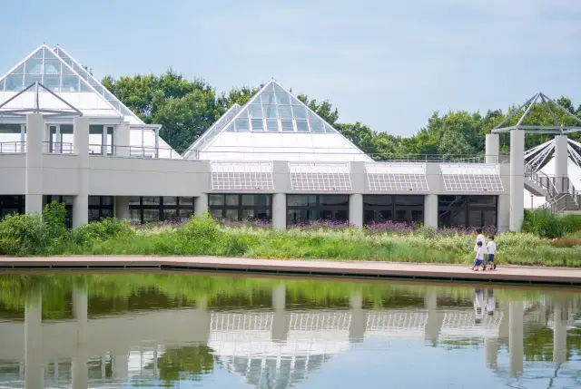 设有玫瑰花园与英式花园的「MINAMO区」