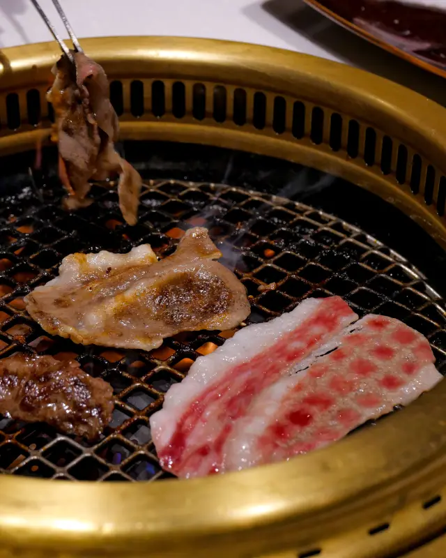 以烧肉细细品味北海道产牛肉的鲜美滋味