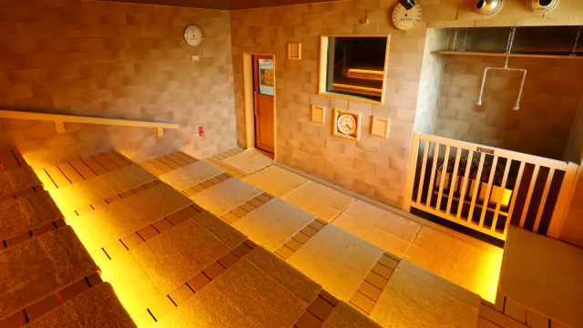 Sweat out stress in the sauna!