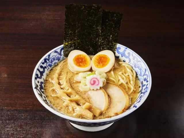 「東京站 斑鳩」的「海鮮豚骨拉麵」口感絕妙平衡