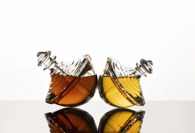 “Les Toupies”，以艺术造型瓶身为特色的限定系列