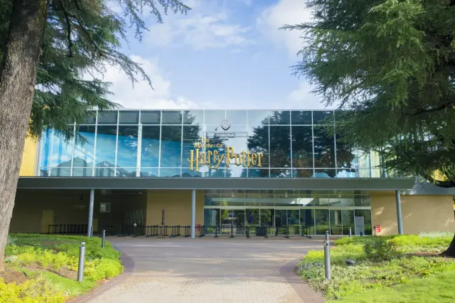 エントランス
‘Wizarding World’ and all related names, characters and indicia are trademarks of and © Warner Bros. Entertainment Inc. - Wizarding World publishing rights © J.K. Rowling.