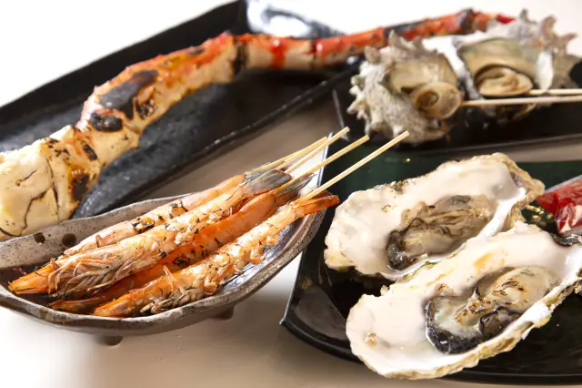 在眼前现烤的「海鲜烧烤」