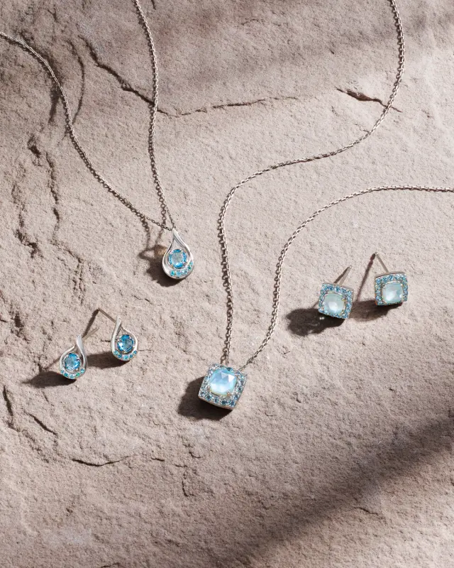 清凉感十足的蓝色托帕石,展现出光泽与高雅的珠宝